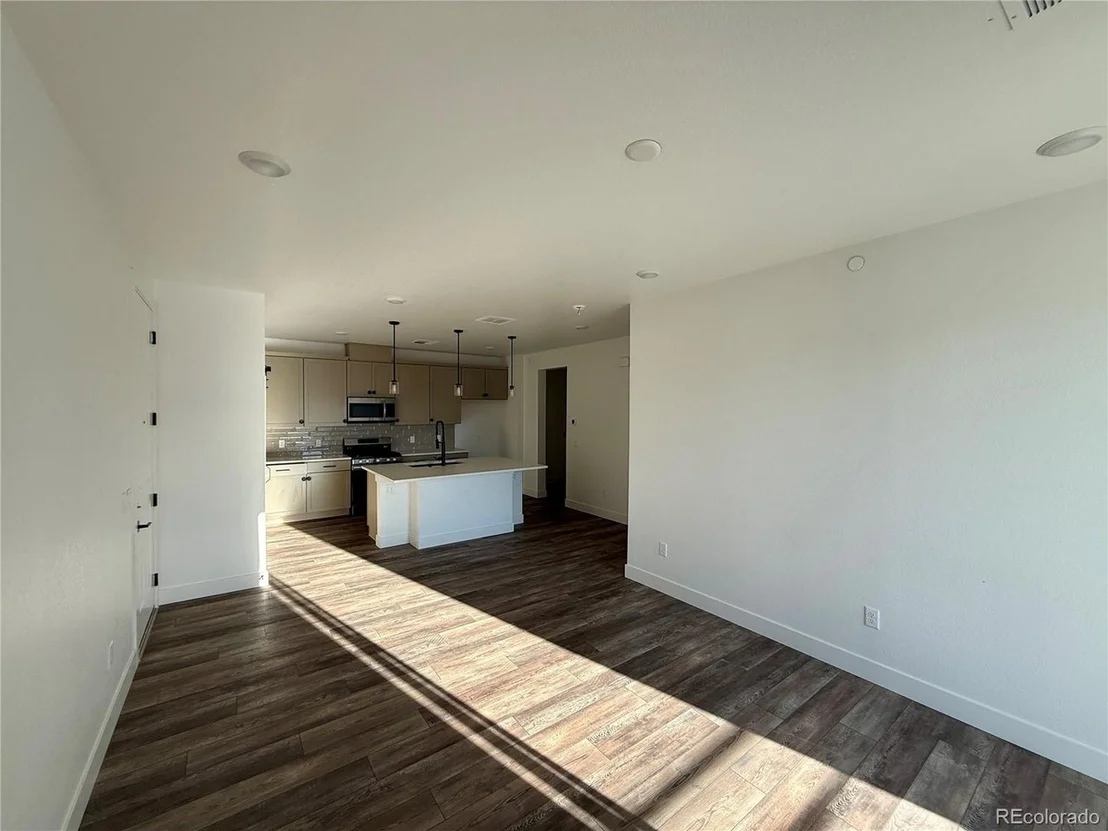 Photo of Unit 305 at 16881 Askins Loop
