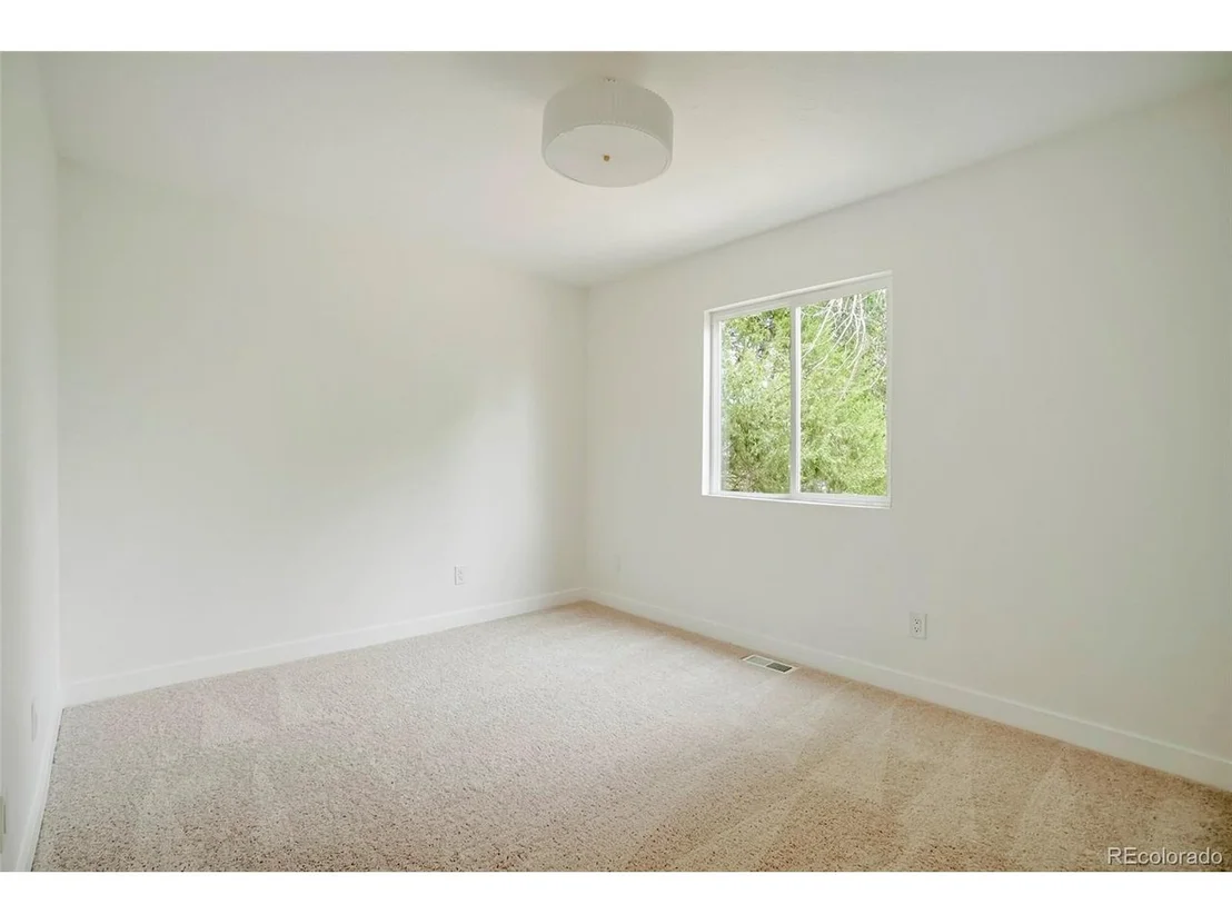 Photo of 2216 Apple Ave
