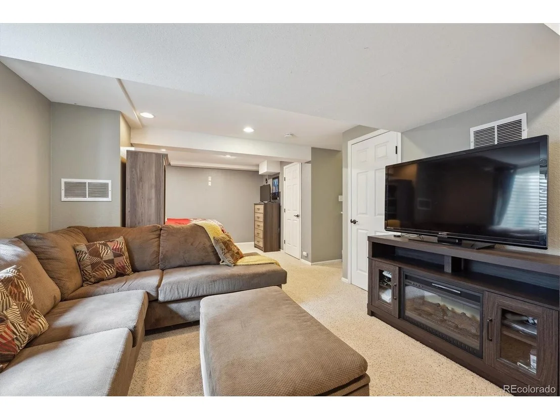 Photo of 23634 Broadmoor Dr