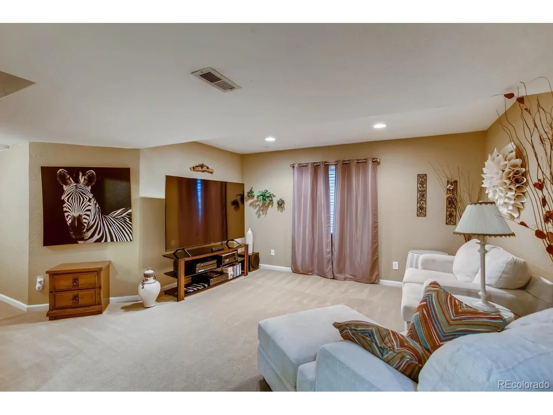 Photo of 5974 Stagecoach Ave