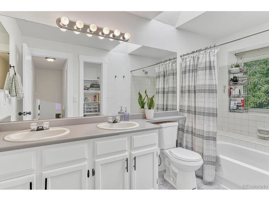 Photo of 10647 Kipling Way