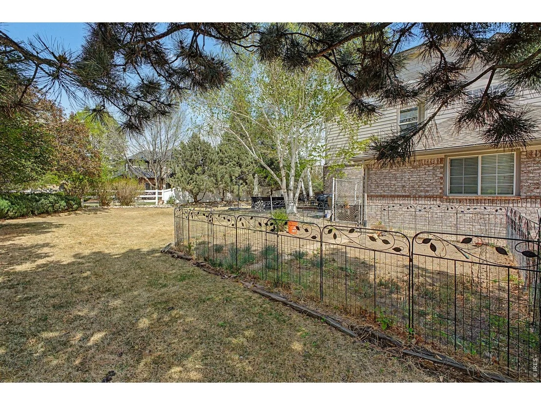 Photo of 1044 Willow Creek Cir
