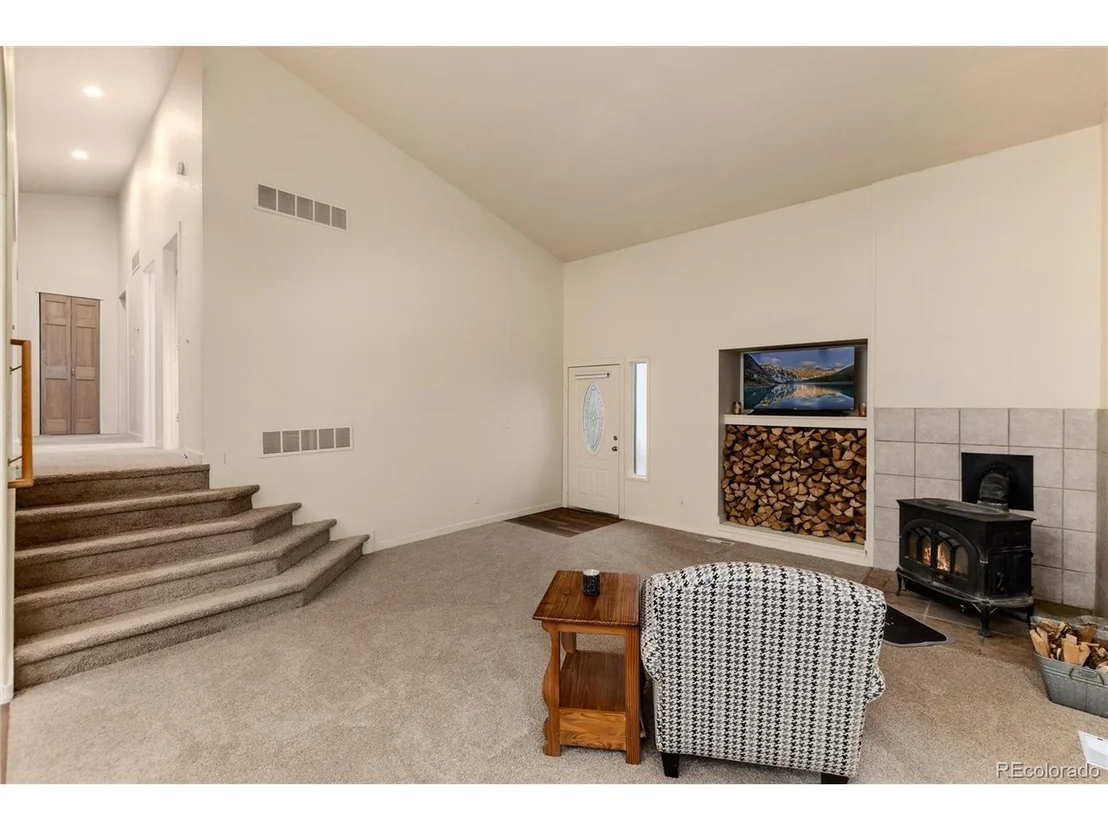 Photo of 250 Upper Forest Rd