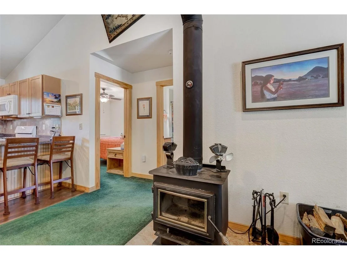 Photo of 453 Castle Mountain Dr
