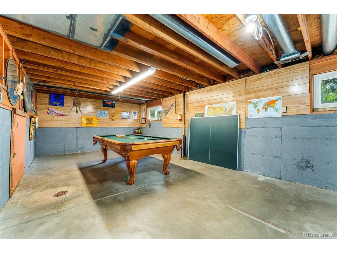 Photo of 8052 Iris Ct