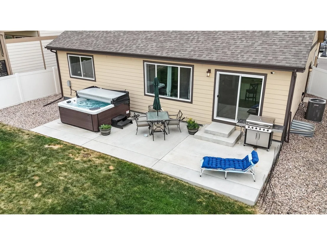 Photo of 1613 104th Ave
