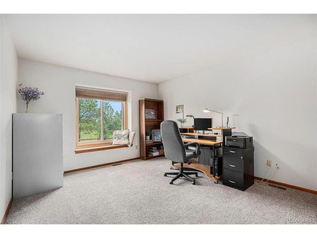 Photo of 2585 Mohawk Way