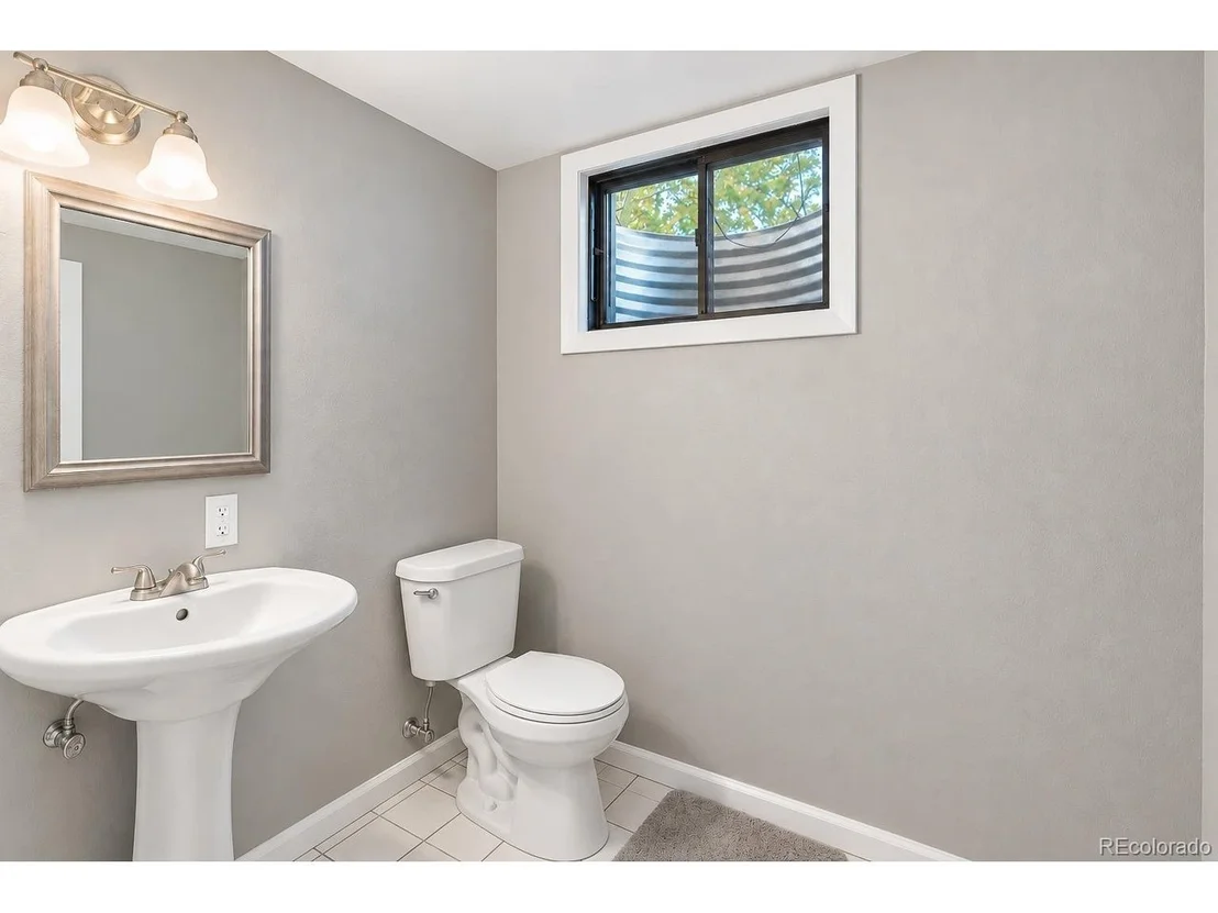 Photo of 6374 Iris Ct