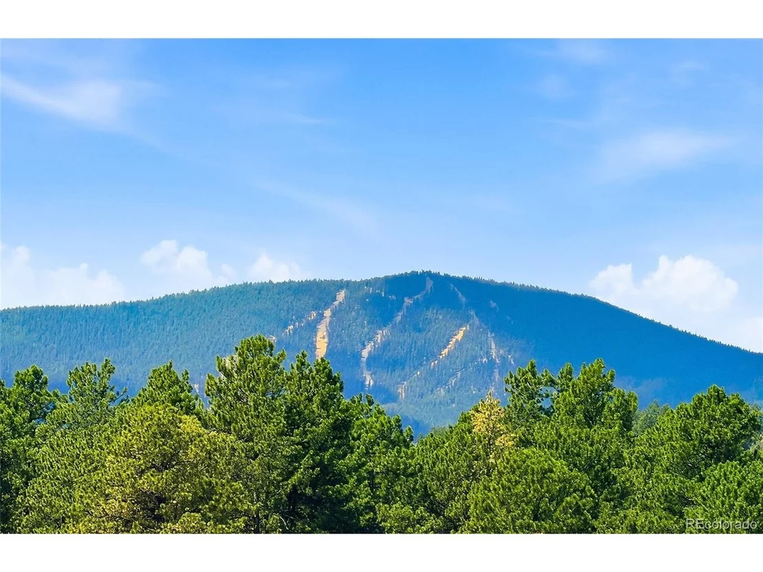 Photo of 7665 Malamute Dr