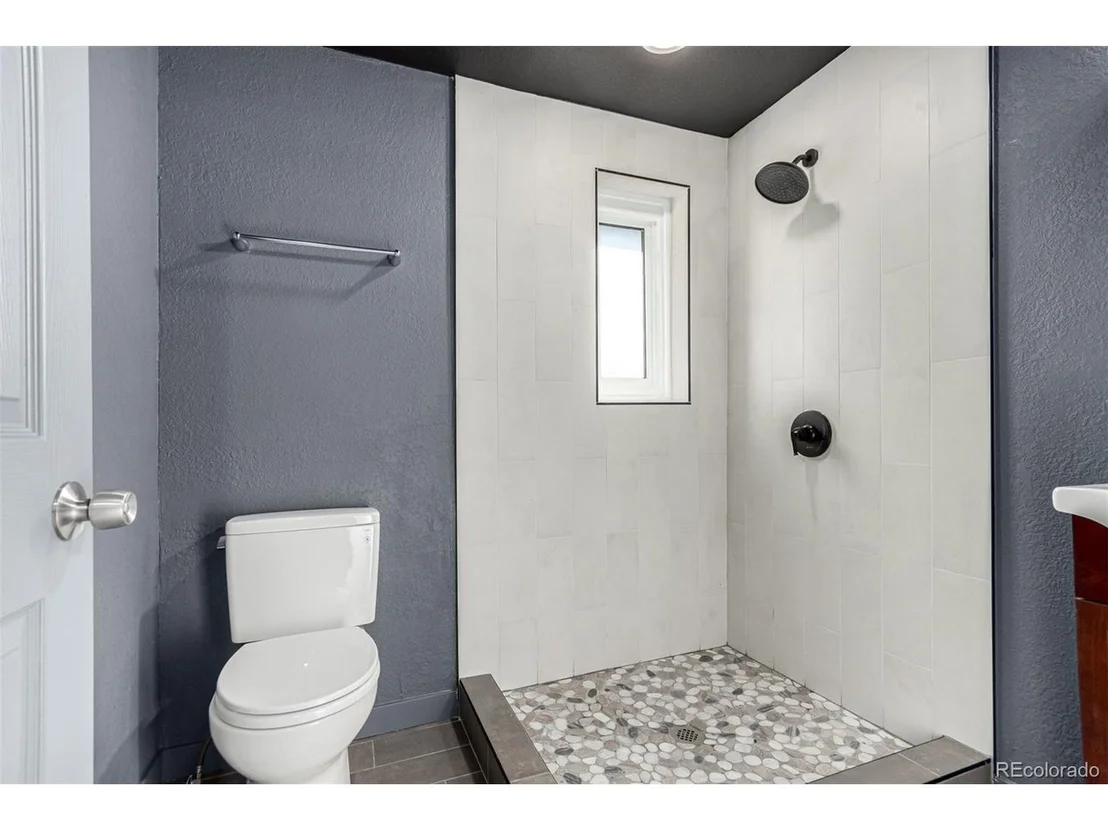 Photo of 5470 Holland Dr