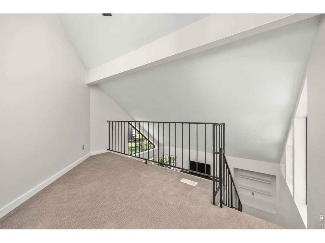 Photo of Unit B at 5904 Gunbarrel Ave