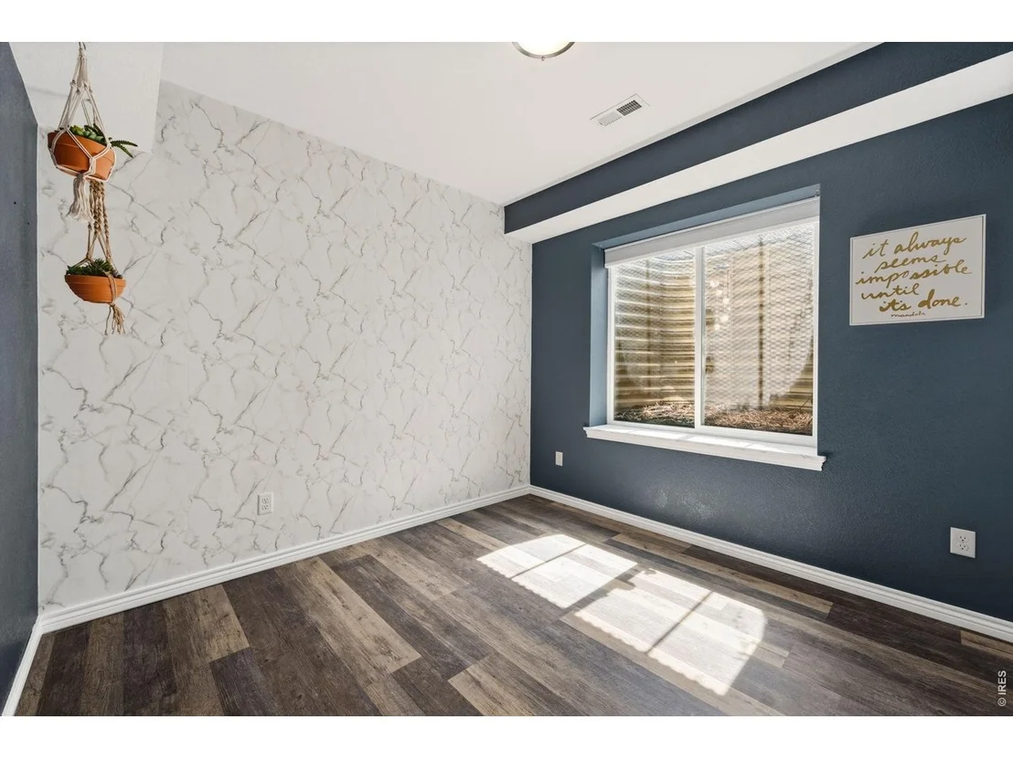 Photo of 405 Raymond Ct