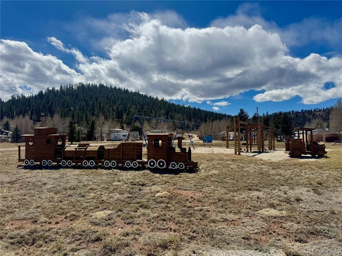 Photo of 425 Depot Dr