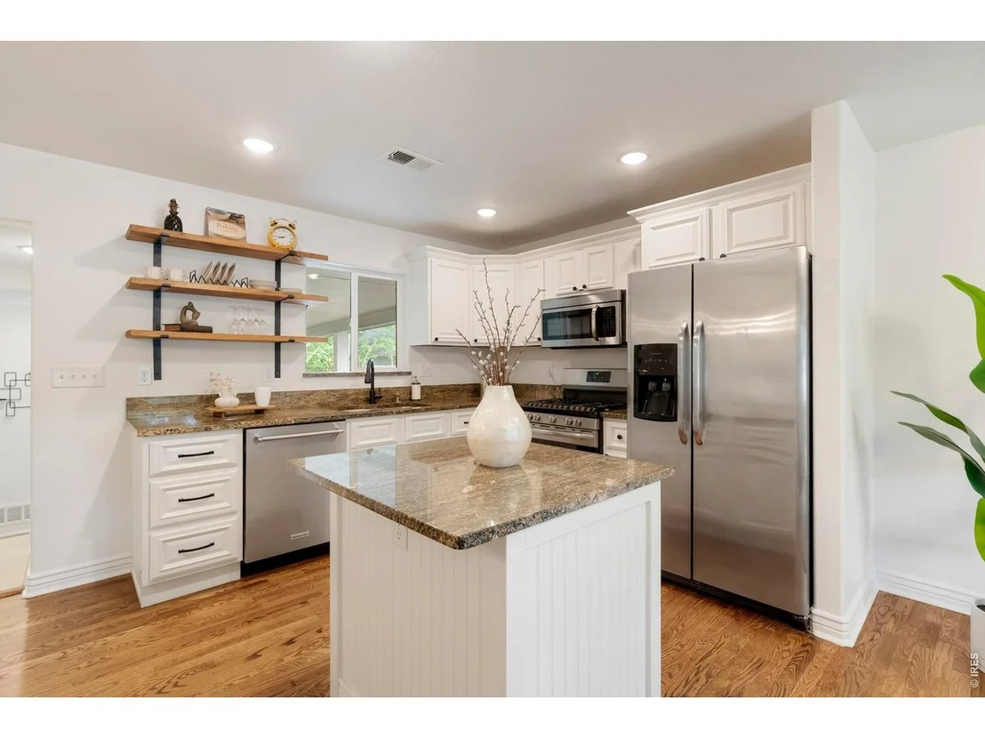 Photo of 814 Baker St