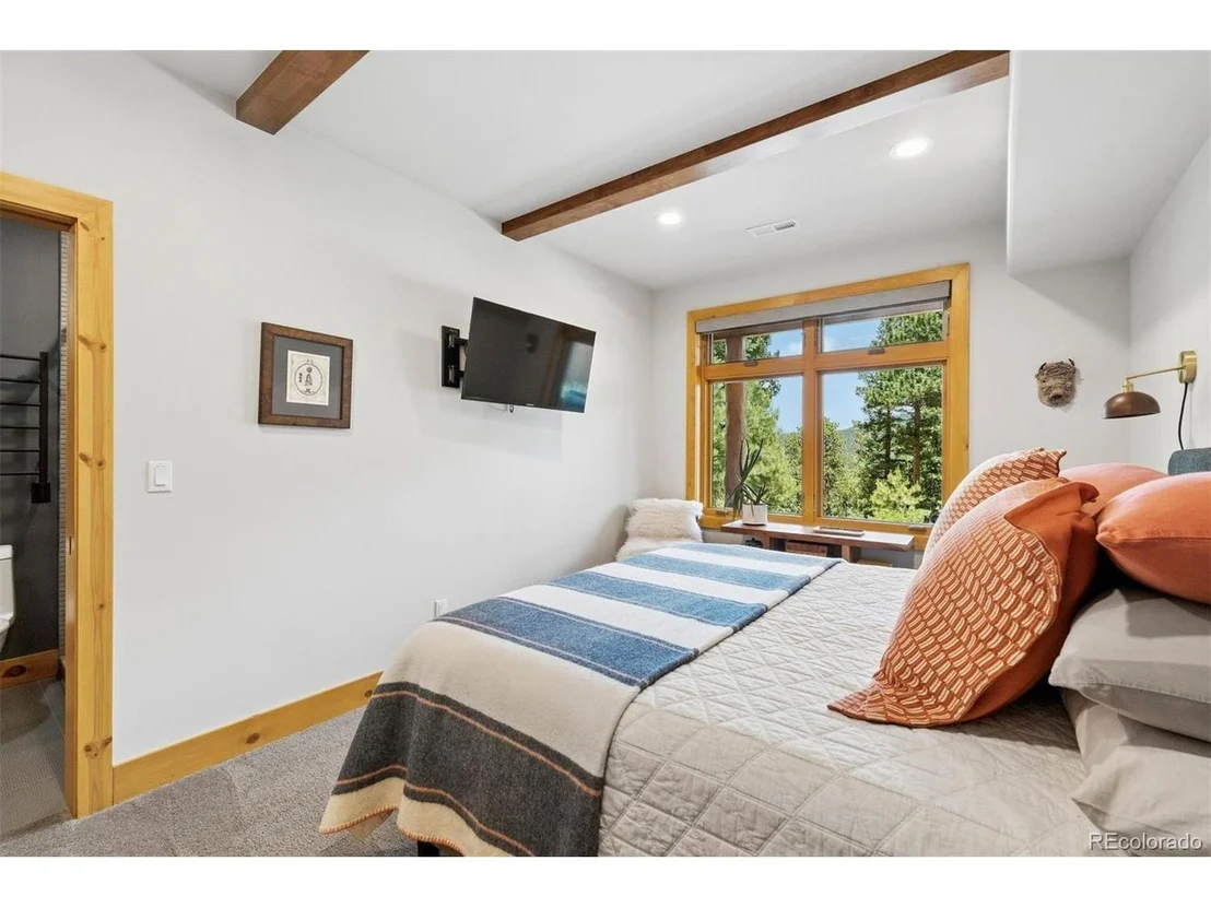 Photo of 4620 Forest Hill Rd