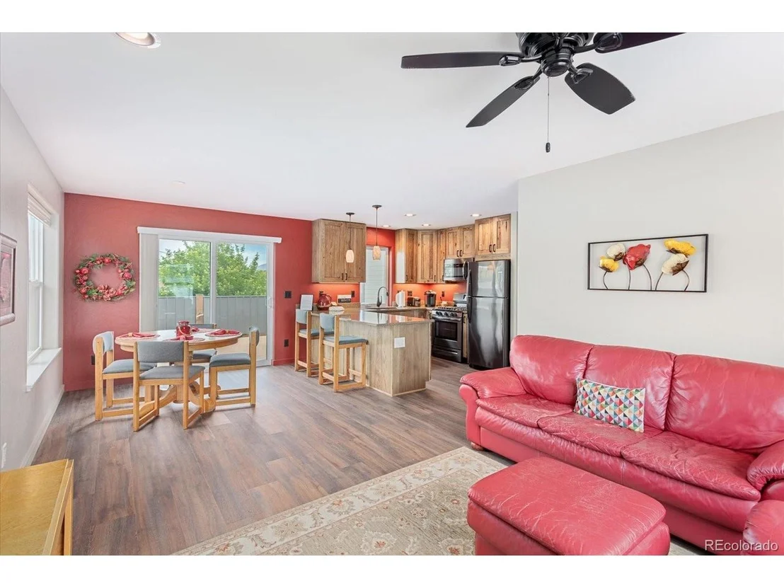 Photo of 539 W 2nd St