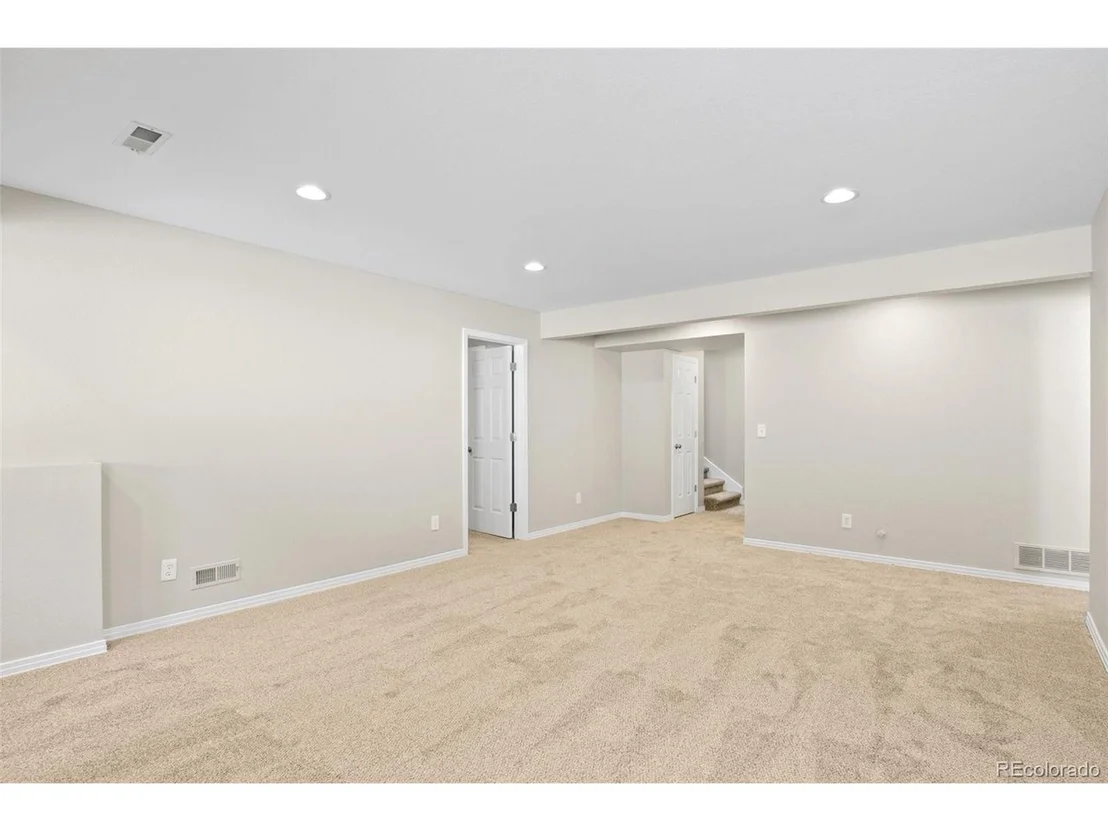 Photo of 8462 Robb Cir