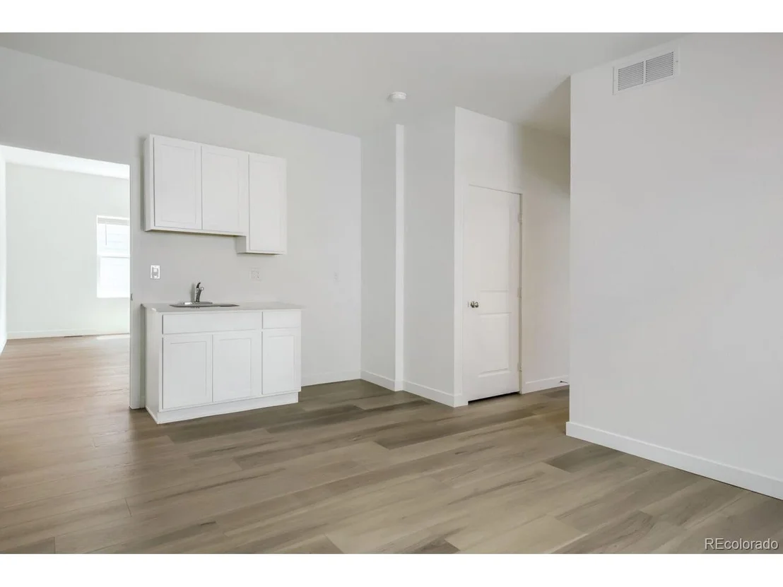 Photo of 1678 Drumming Dr