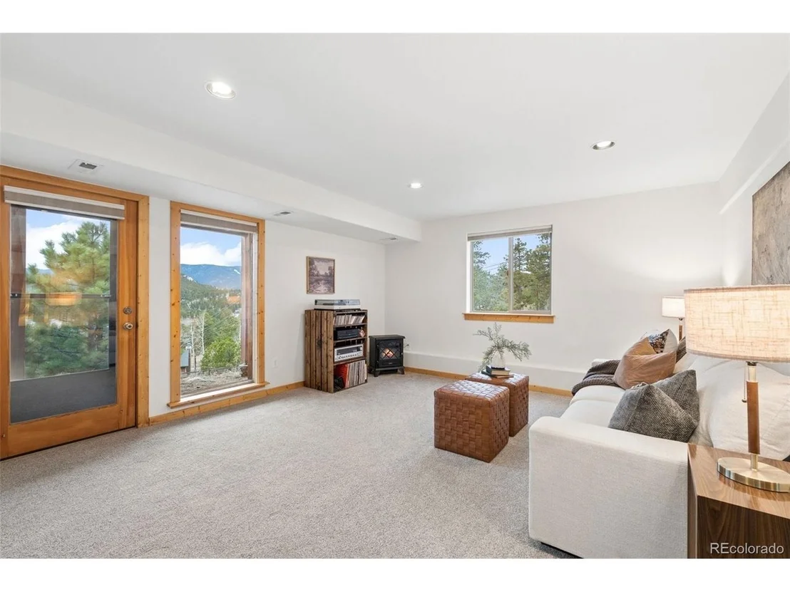 Photo of 34 S Circle Dr