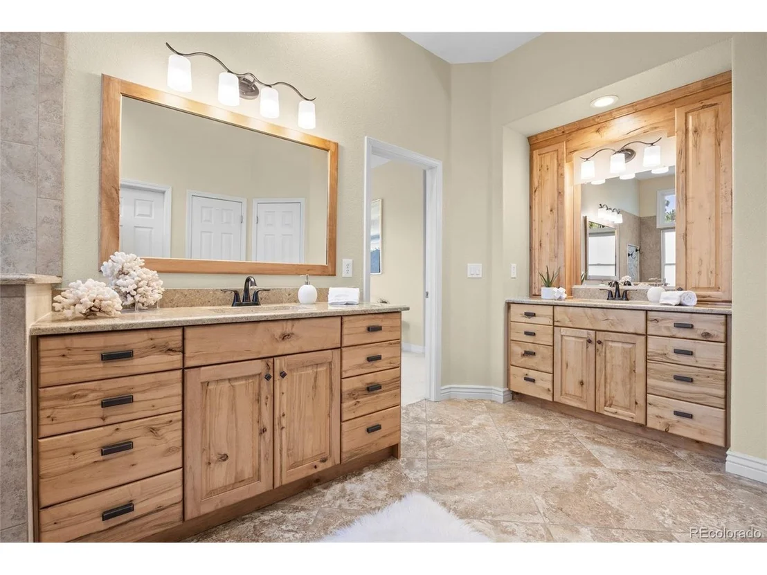 Photo of 7018 Forest Ridge Cir