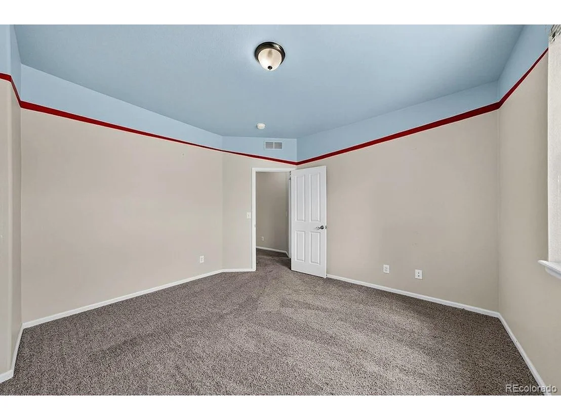 Photo of 370 Naples St