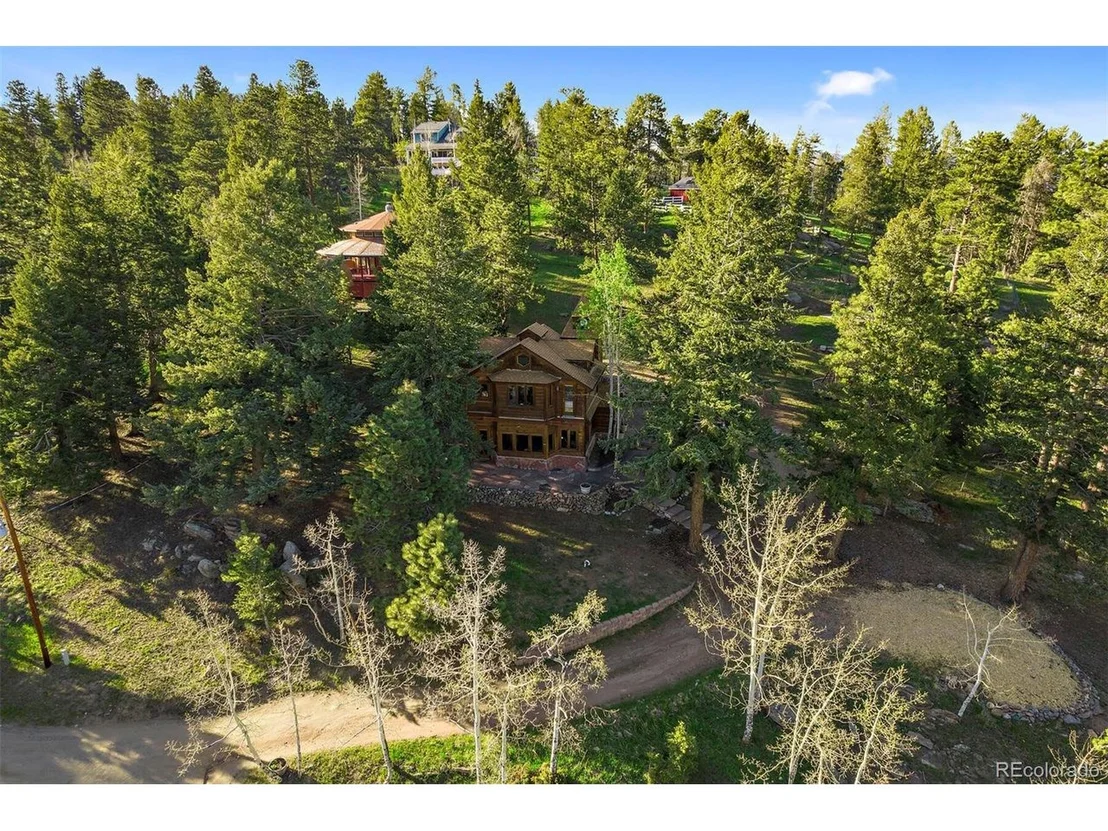 Photo of 489 Circle Dr