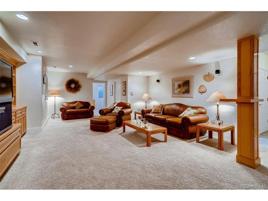 Photo of 935 Green Gables Cir Ct