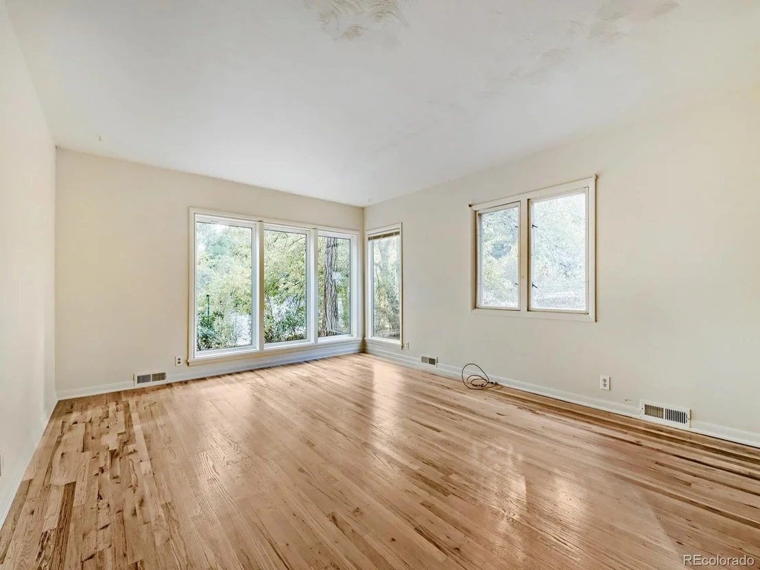 Photo of 1901 Columbine Ave
