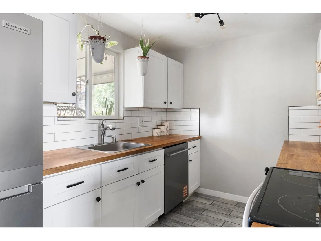 Photo of 8441 Devonshire Blvd