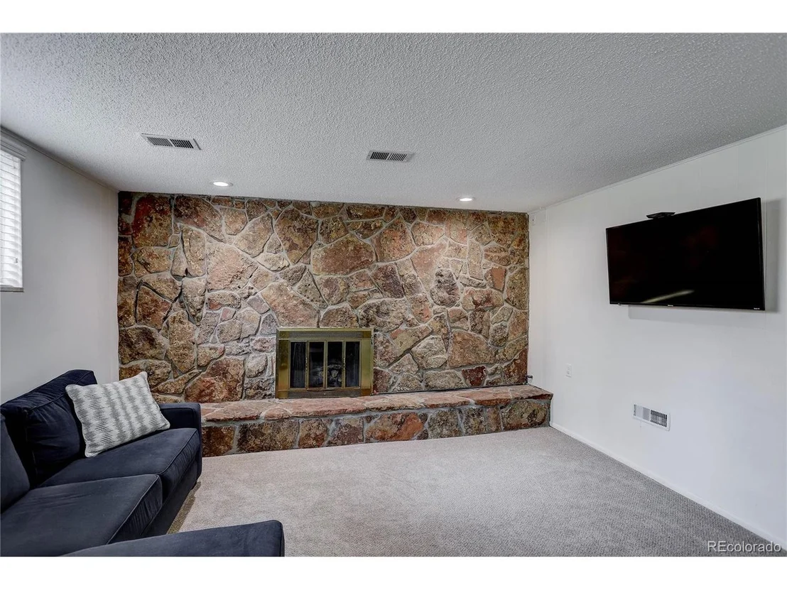 Photo of 6785 Xenon Dr