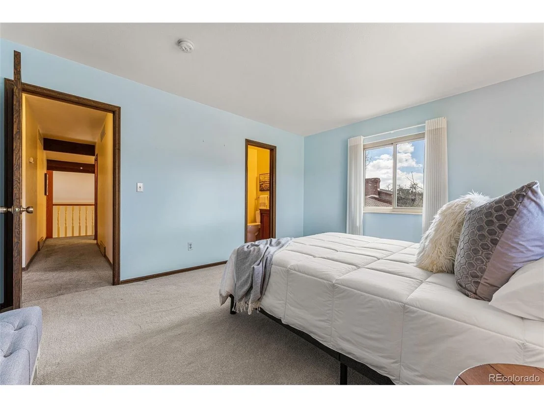 Photo of 572 Blackhawk Rd