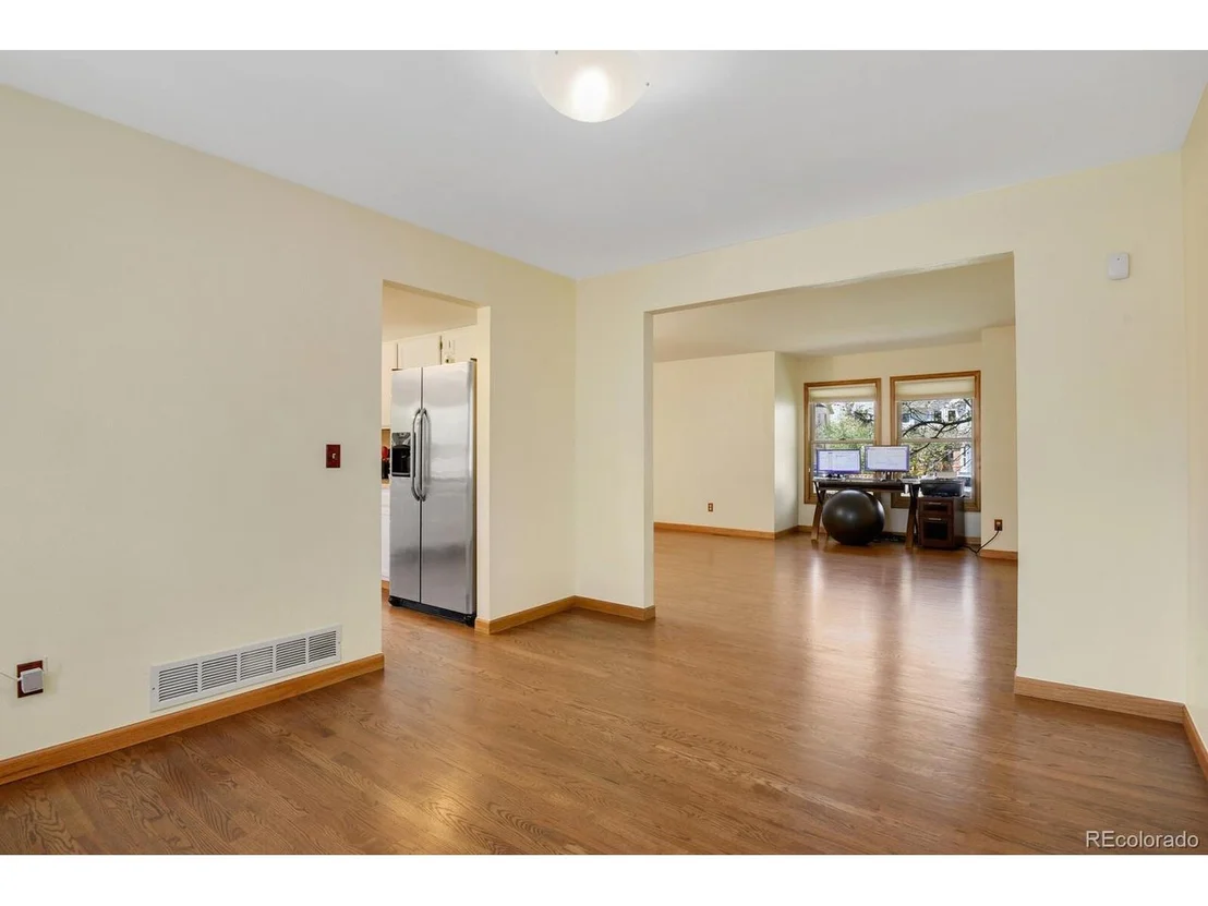 Photo of 976 E 132nd Cir