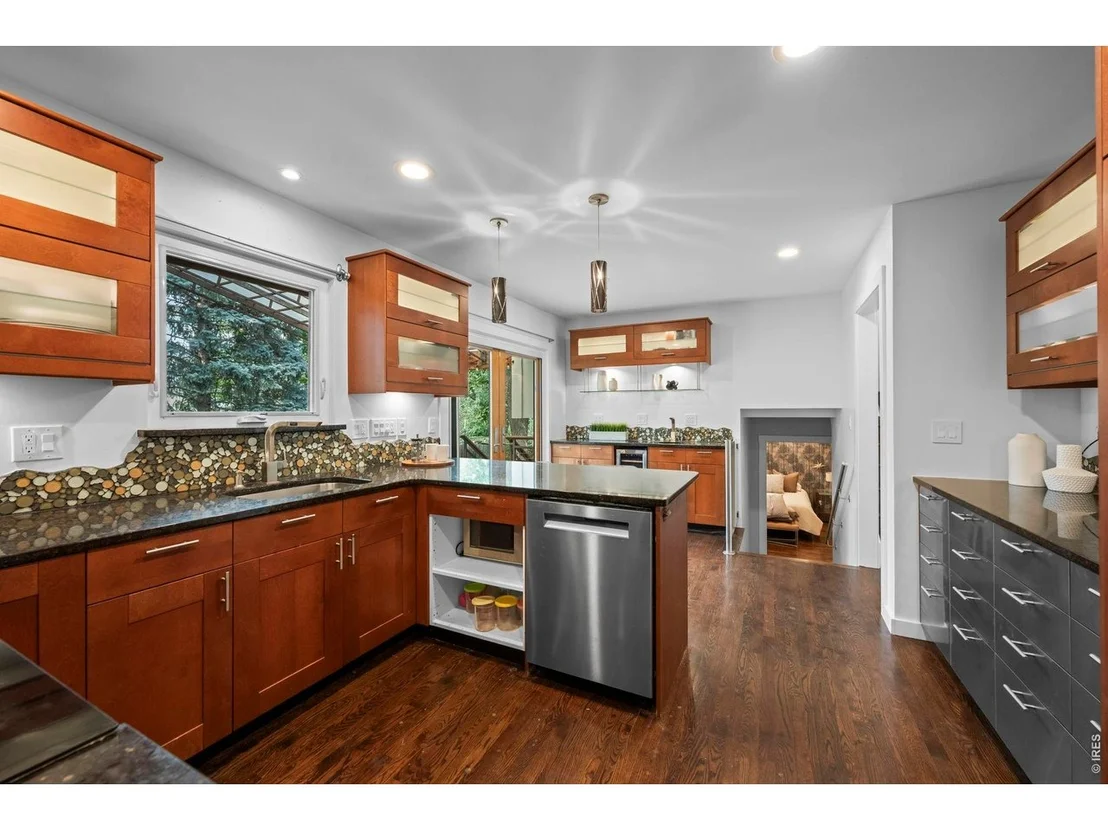 Photo of 5139 Holmes Pl