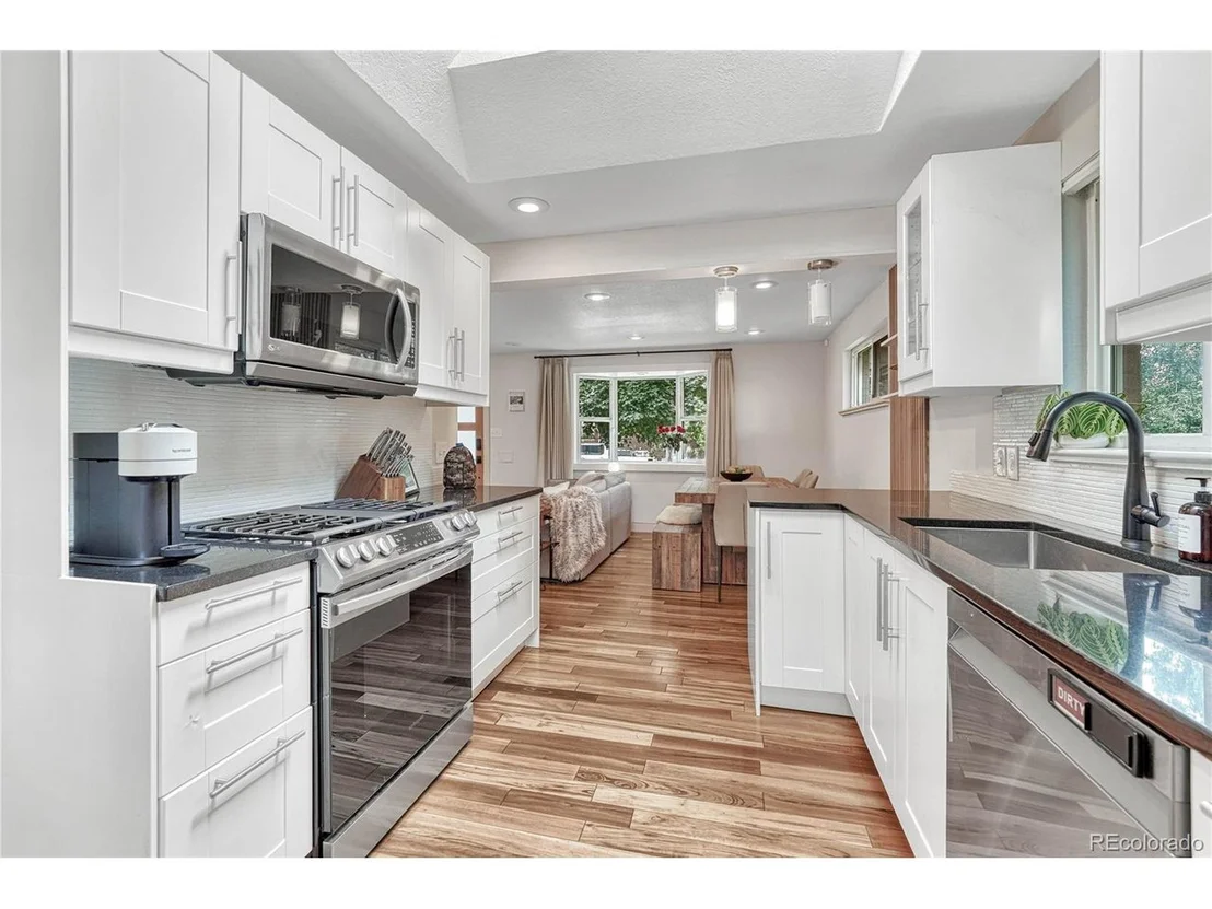 Photo of 2175 Jay St