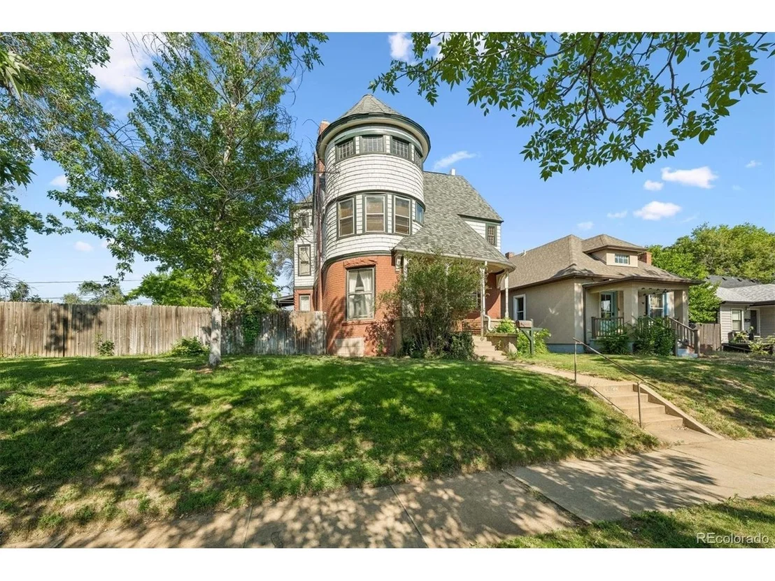 Photo of 4827 Lowell Blvd