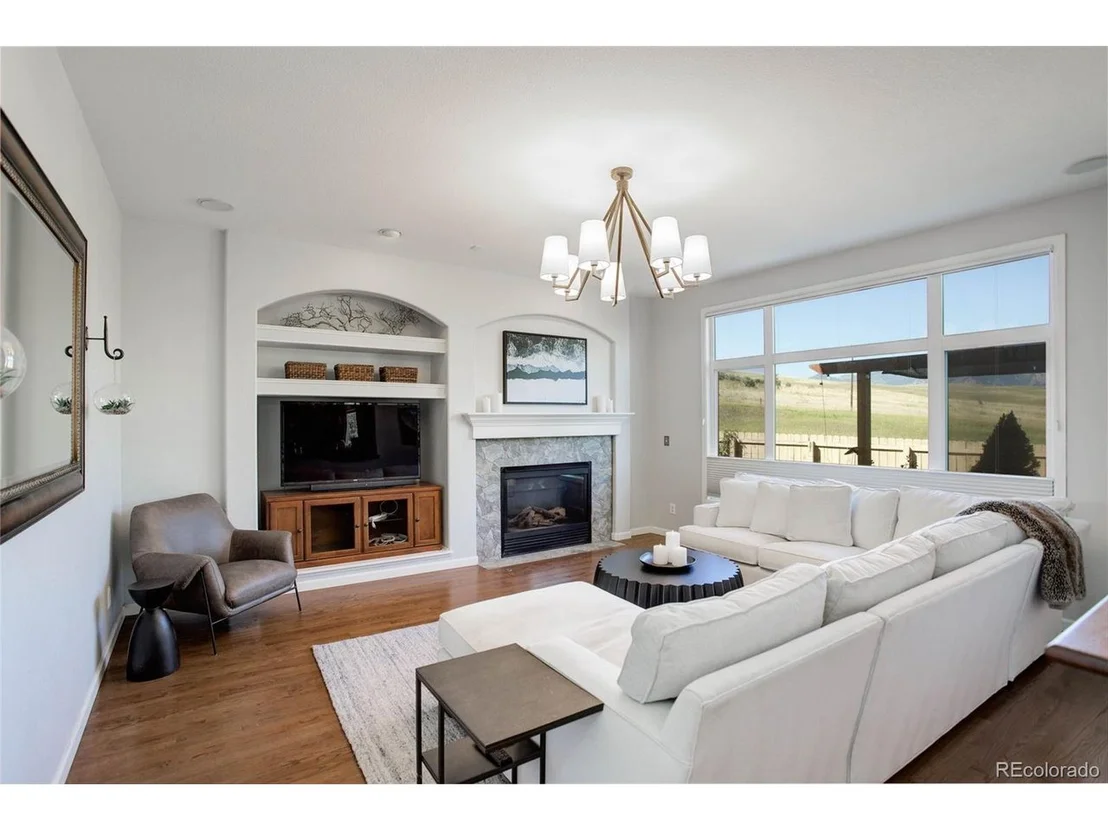 Photo of 345 Onyx Way