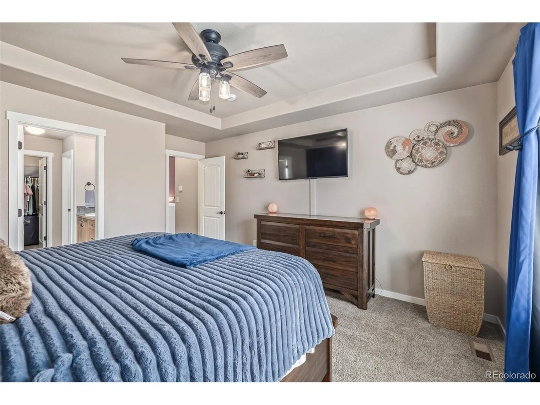 Photo of 215 Dee Rd