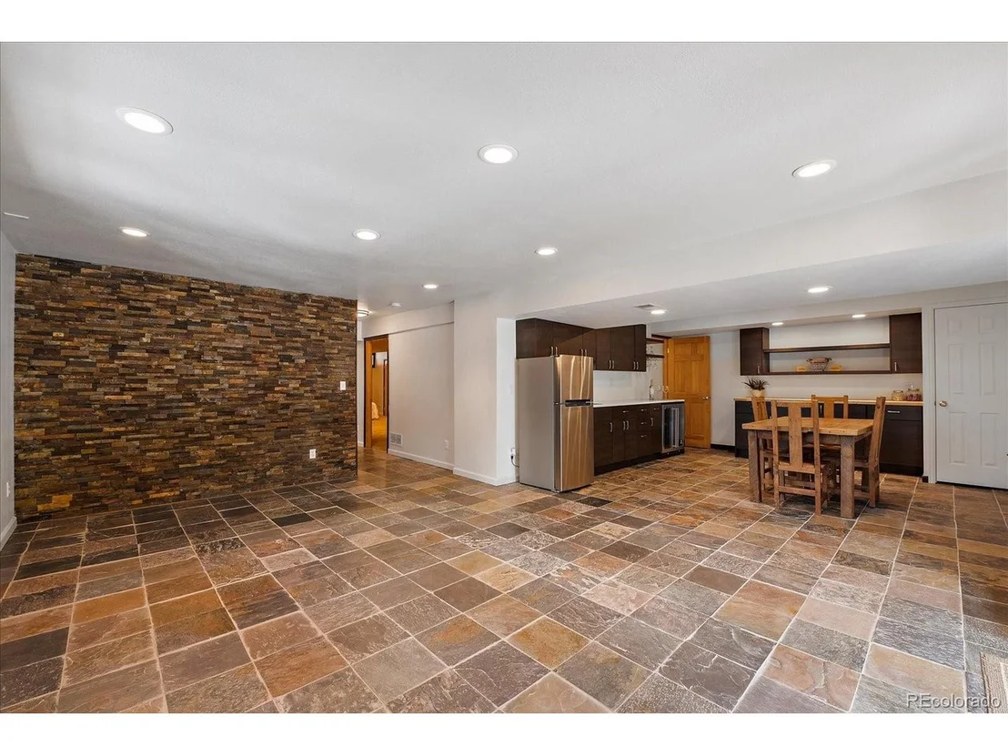 Photo of 81 Mountain View Dr
