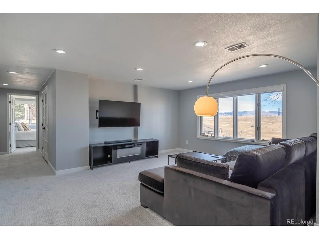 Photo of 1213 Crestmoor Dr