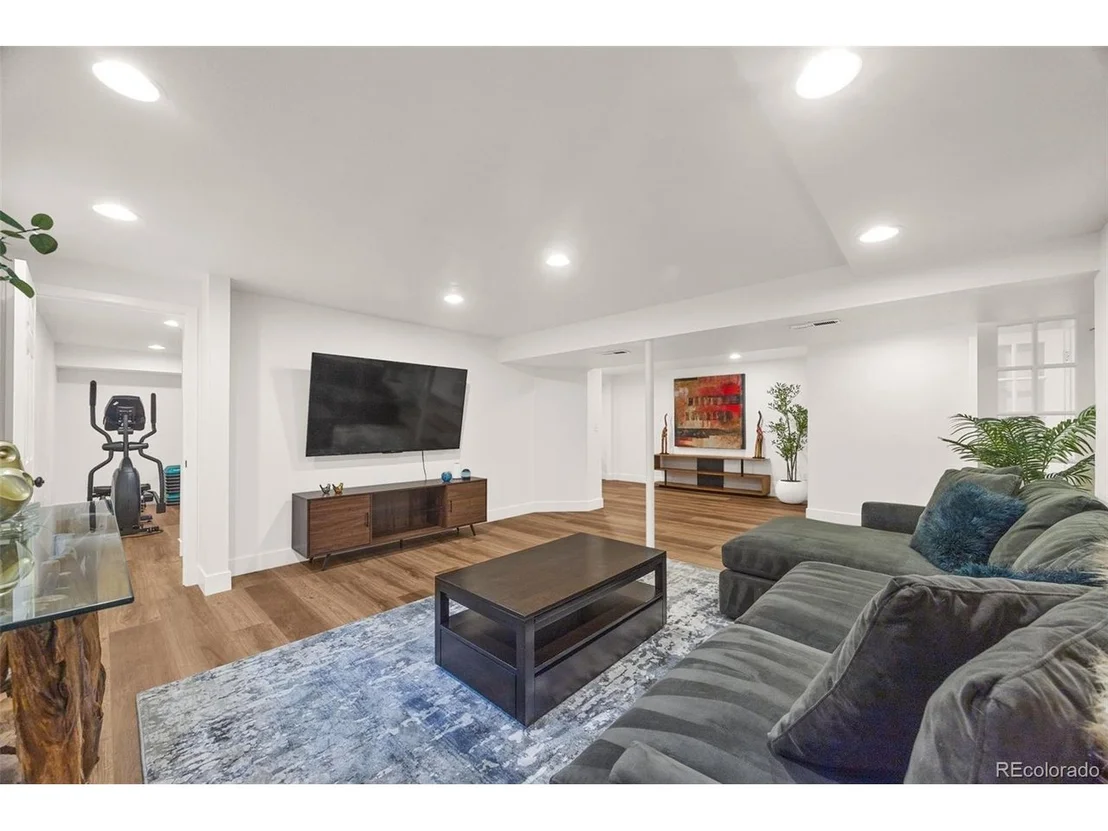 Photo of 102 Jackson Cir