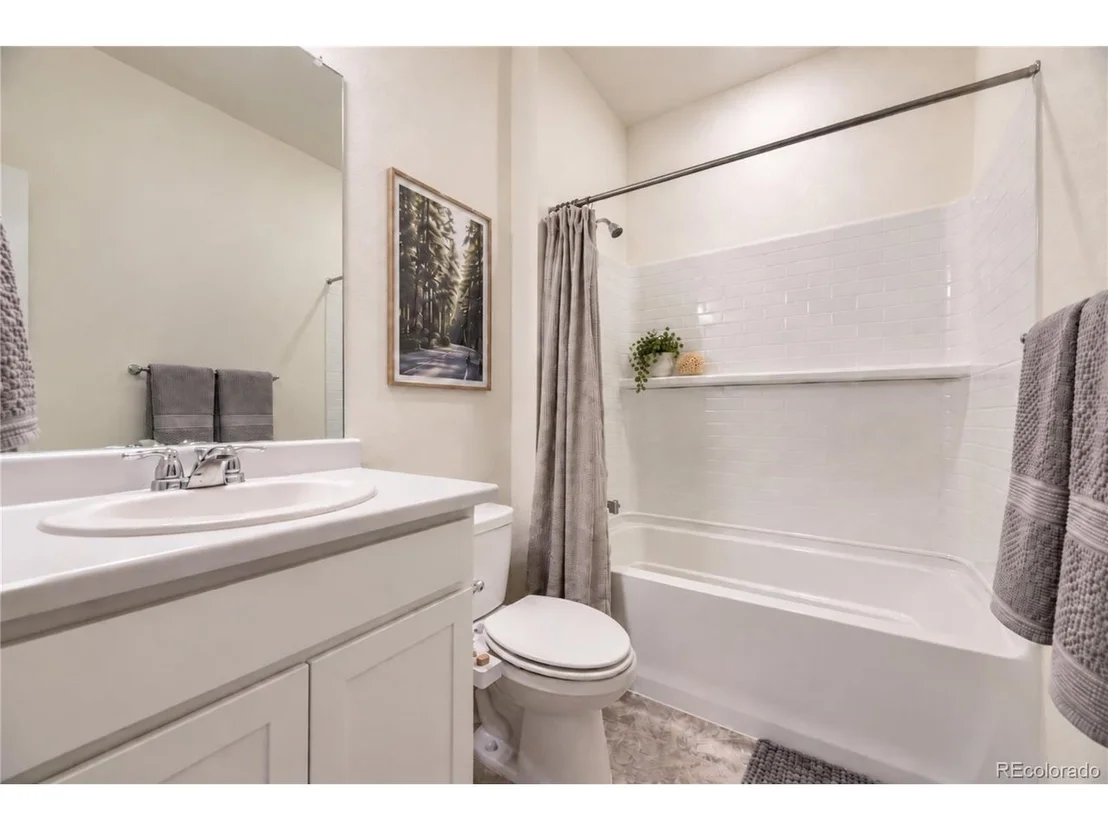 Photo of 45871 Orchid Ave