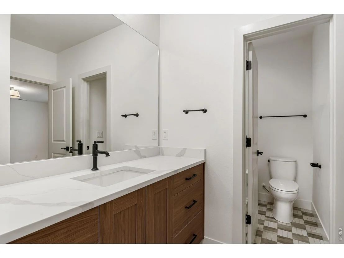 Photo of 832 Clydesdale Dr