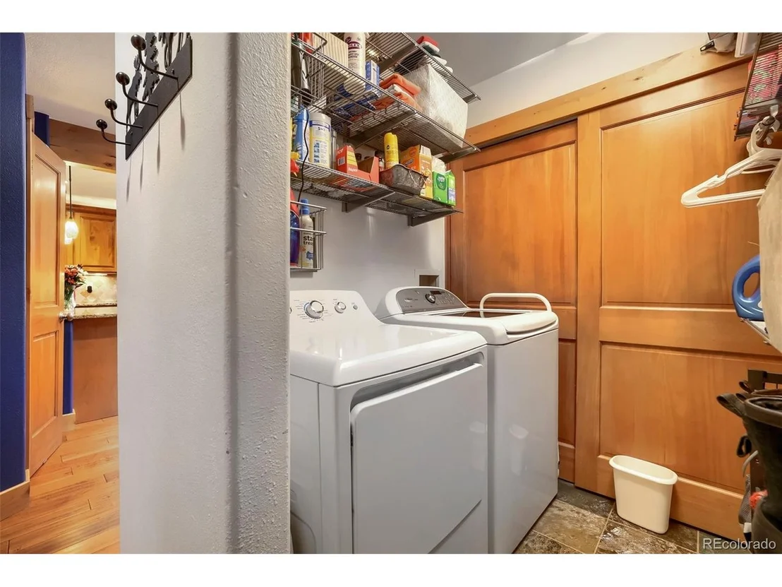 Photo of 460 W Coyote Dr