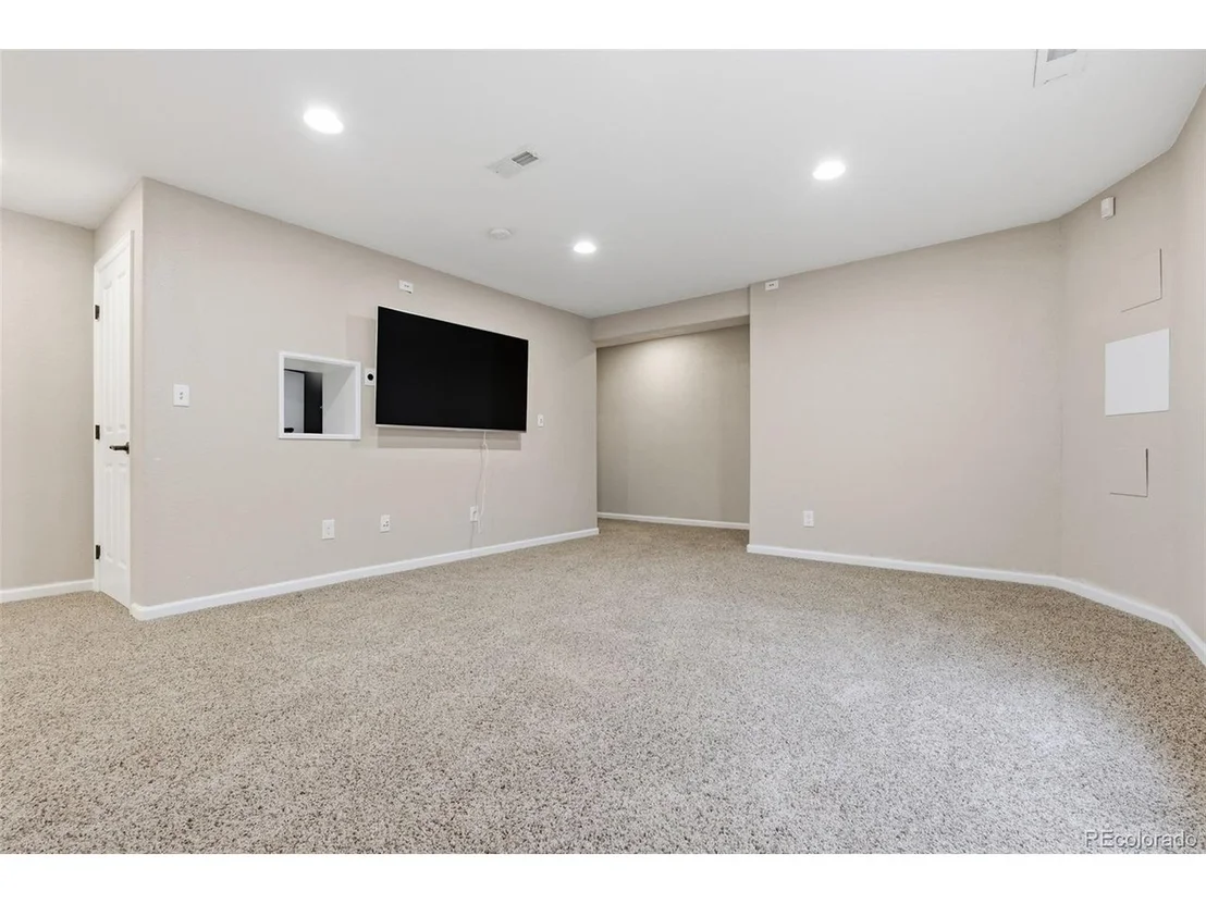 Photo of 5301 Fullerton Cir