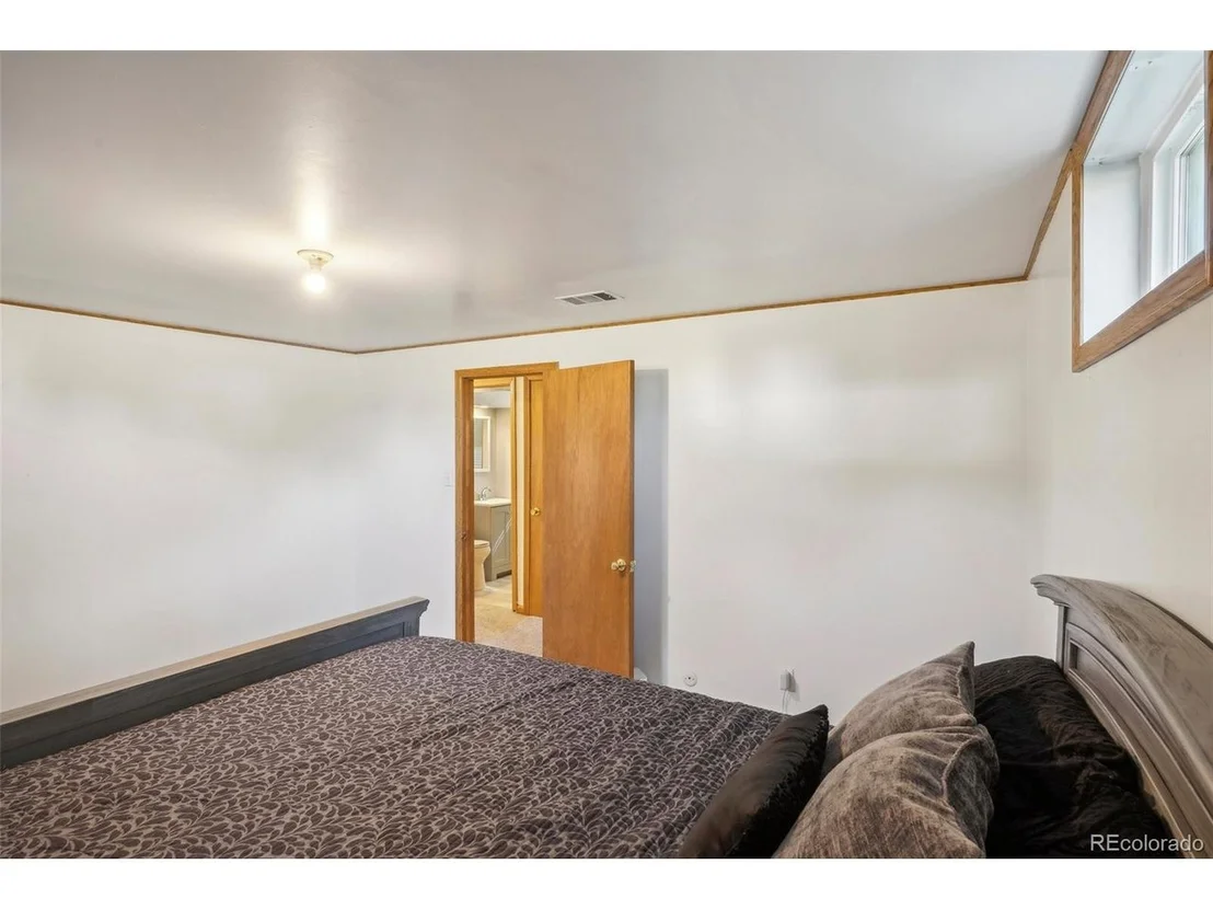 Photo of 6000 Wolff St