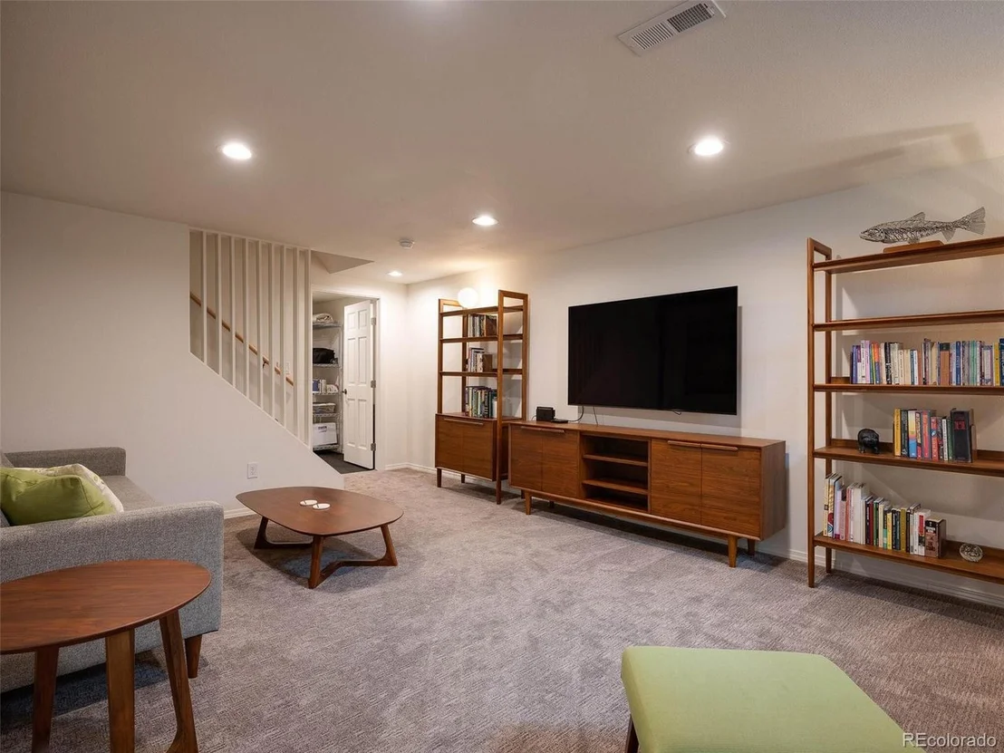 Photo of 6916 Hunter Pl