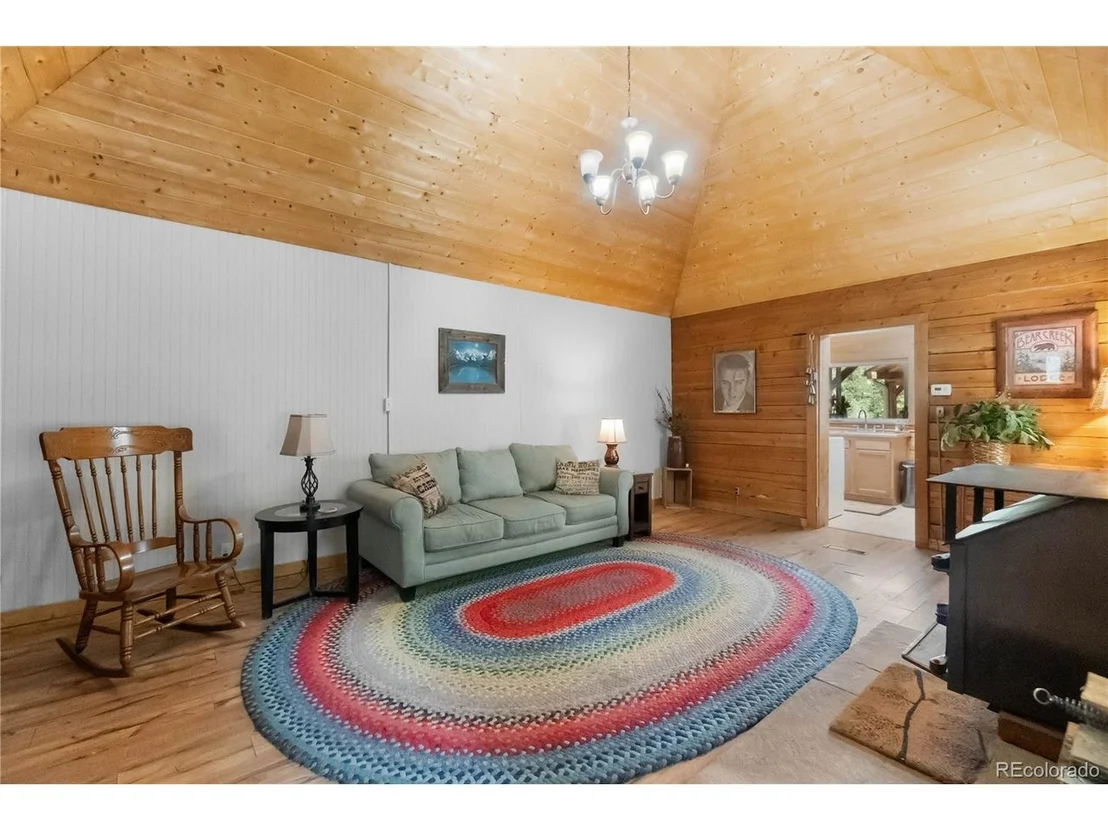 Photo of 48 Linn Cir
