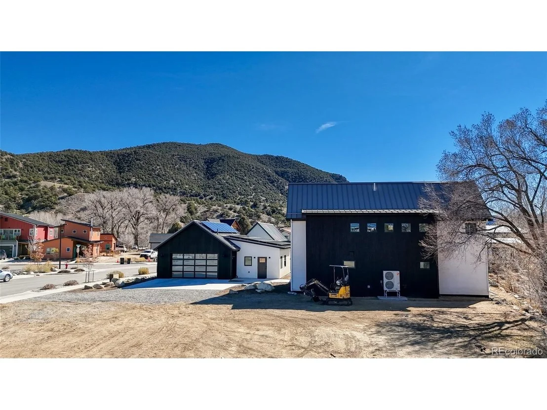 Photo of 313 Two Rivers Rd