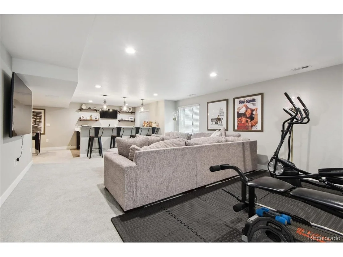 Photo of 6740 Sage Ave