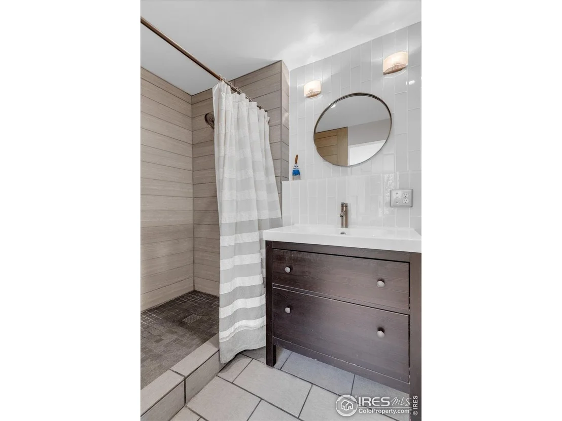 Photo of 3582 Smuggler Way